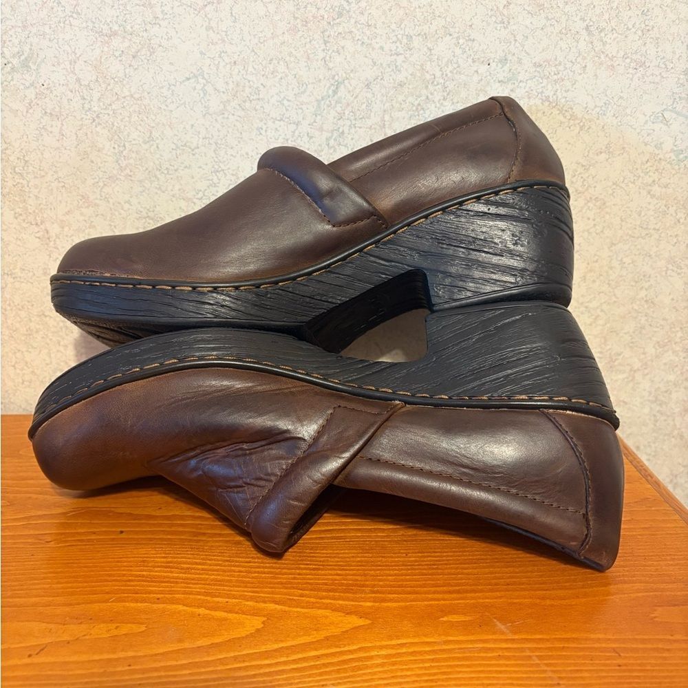 B.O.C. By Born Brown Leather Women's Peggy Clogs Size 10 - Picture 7 of 9